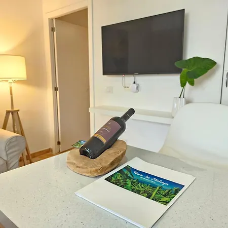 Beautiful Sea View And Pool Atalaya A2, 아파트