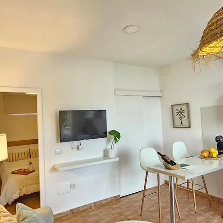 Beautiful Sea View And Pool Atalaya A2, 아파트 *